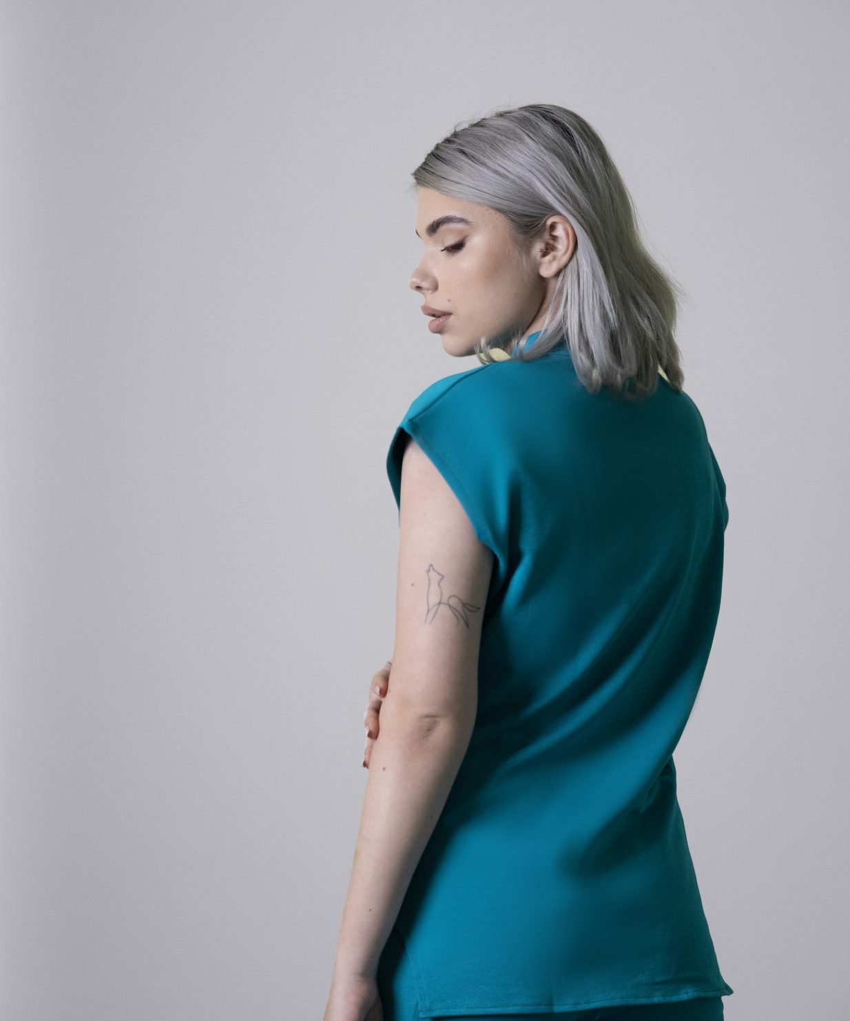 scrub medical turcoaz costum medical femei uniforma spital 1 scrub medical turcoaz costum medical femei uniforma spital 1