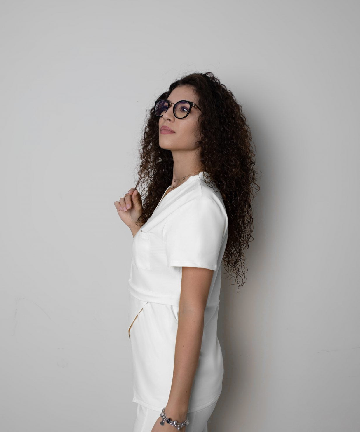 scrub medical alb costum medical femei uniforma spital4 scrub medical alb costum medical femei uniforma spital4