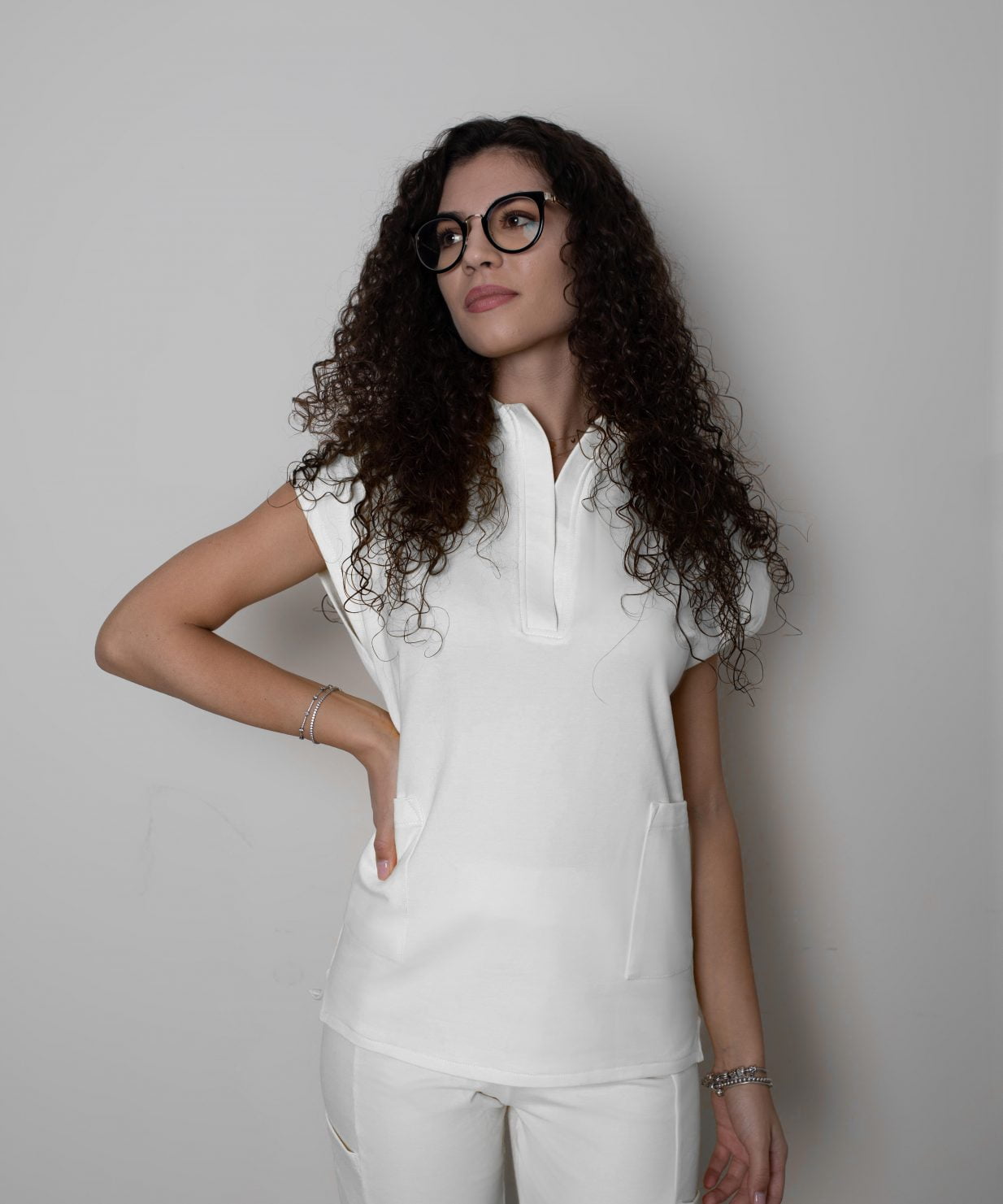 scrub medical alb costum medical femei uniforma spital7 scrub medical alb costum medical femei uniforma spital7