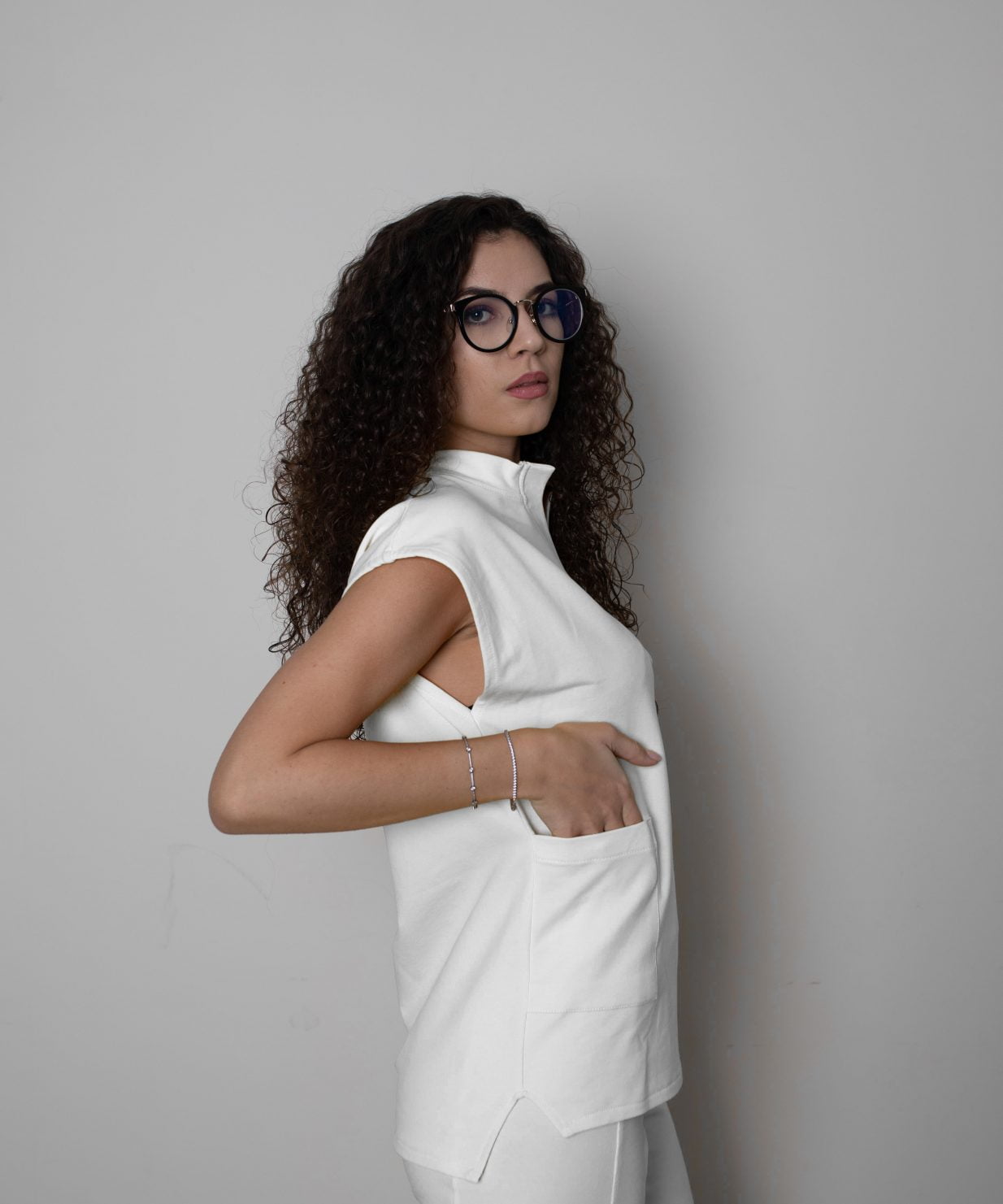 scrub medical alb costum medical femei uniforma spital8 scrub medical alb costum medical femei uniforma spital8