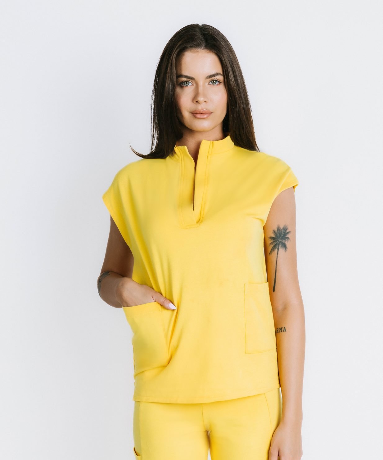 scrub medical galben costum medical bumbac galben11 scrub medical galben costum medical bumbac galben11