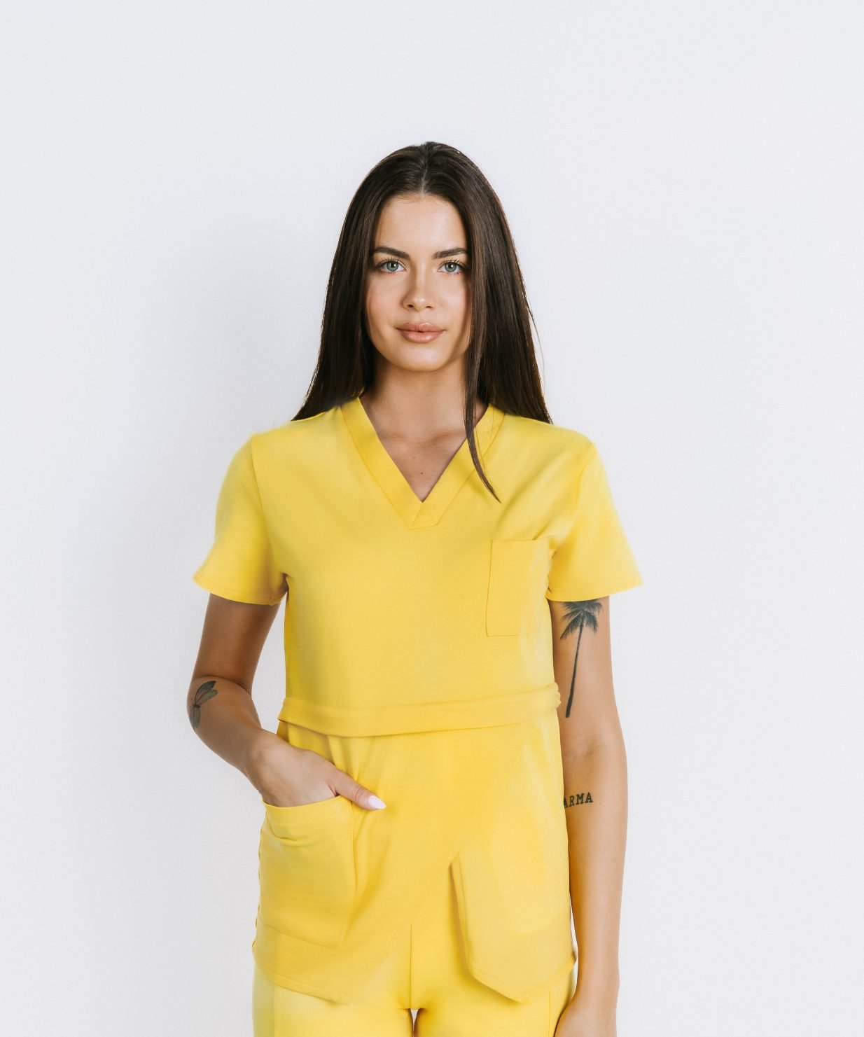 scrub medical galben costum medical bumbac galben3 scrub medical galben costum medical bumbac galben3