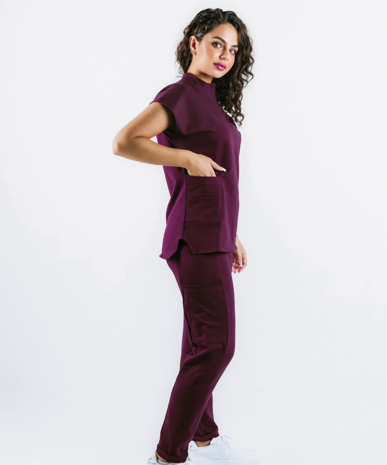 costum medical mov pruna femei uniforma medicala 15 costum medical mov pruna femei uniforma medicala 15