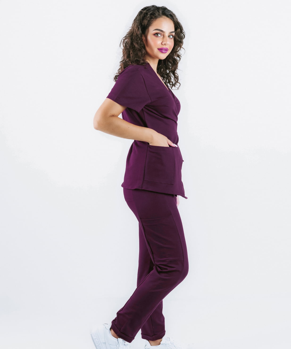 costum medical mov pruna femei uniforma medicala 8 costum medical mov pruna femei uniforma medicala 8