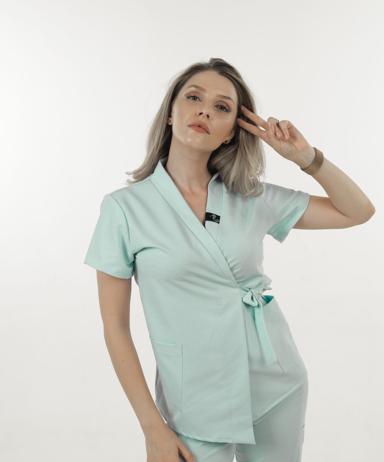 costum medical minty green femei uniforma medicala 8