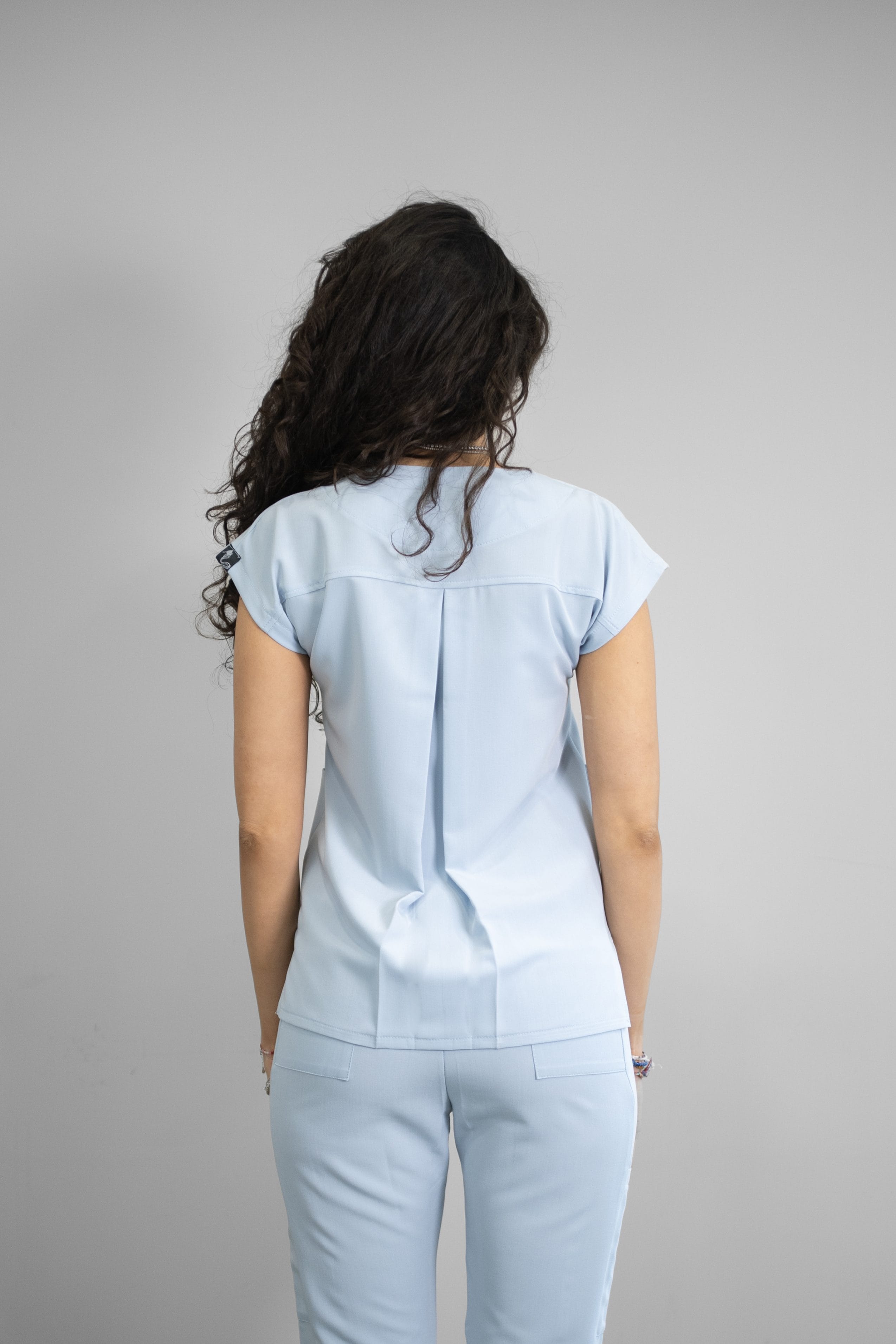 scrub medical Ice blue uniforma medicala bleo femei 3 scaled