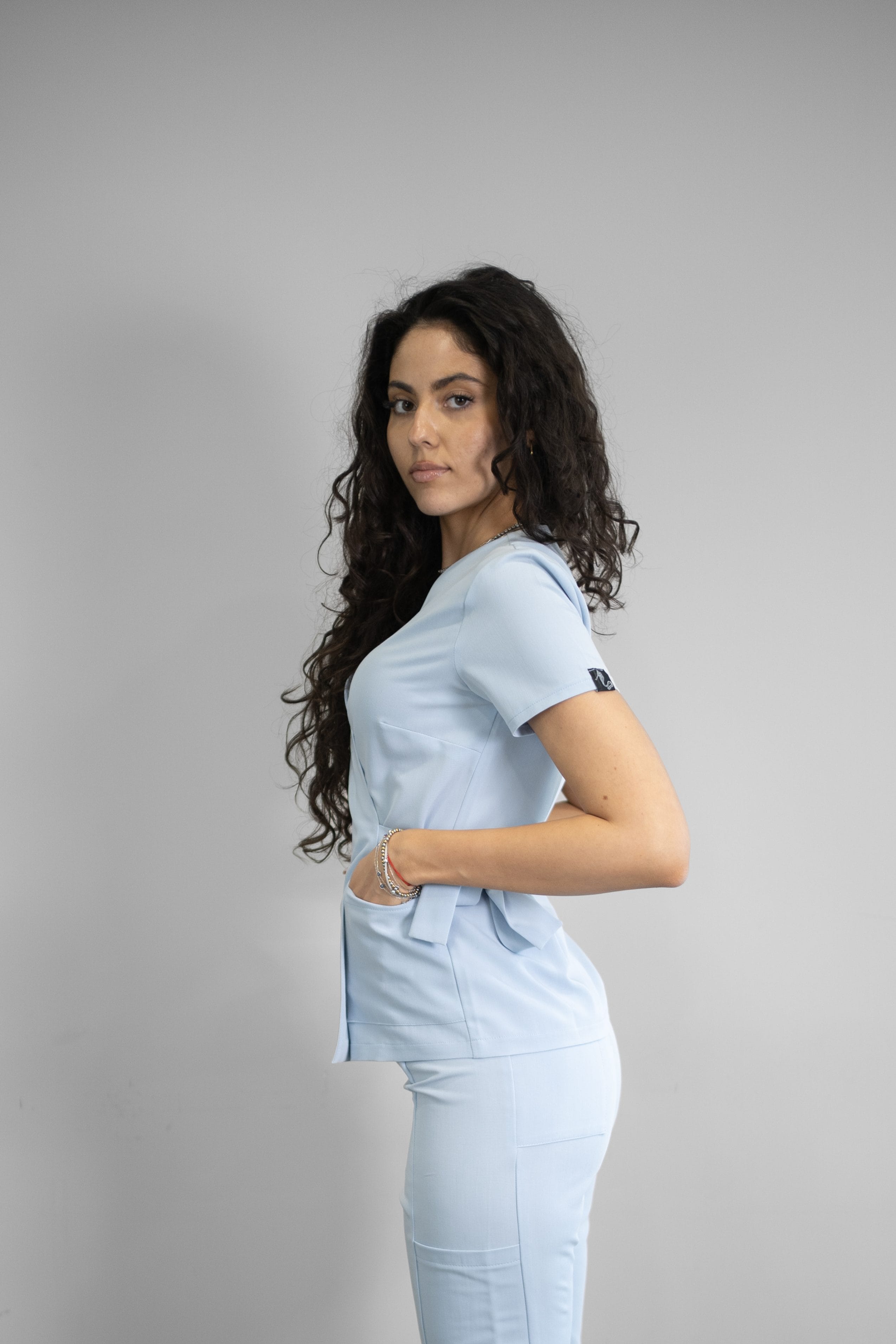 scrub medical Ice blue uniforma medicala bleo femei 8 scaled