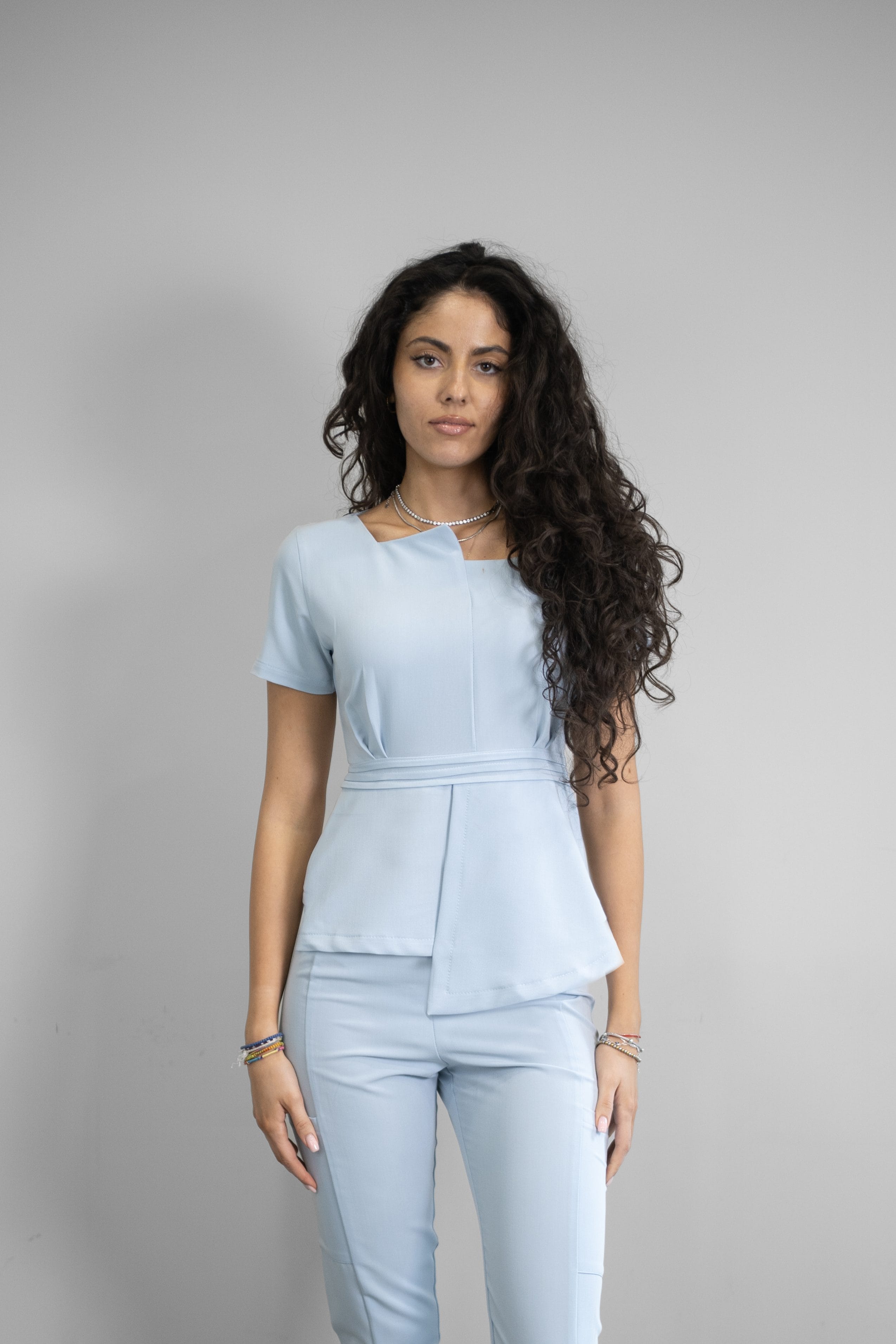 scrub medical Ice blue uniforma medicala bleo femei 9 scaled