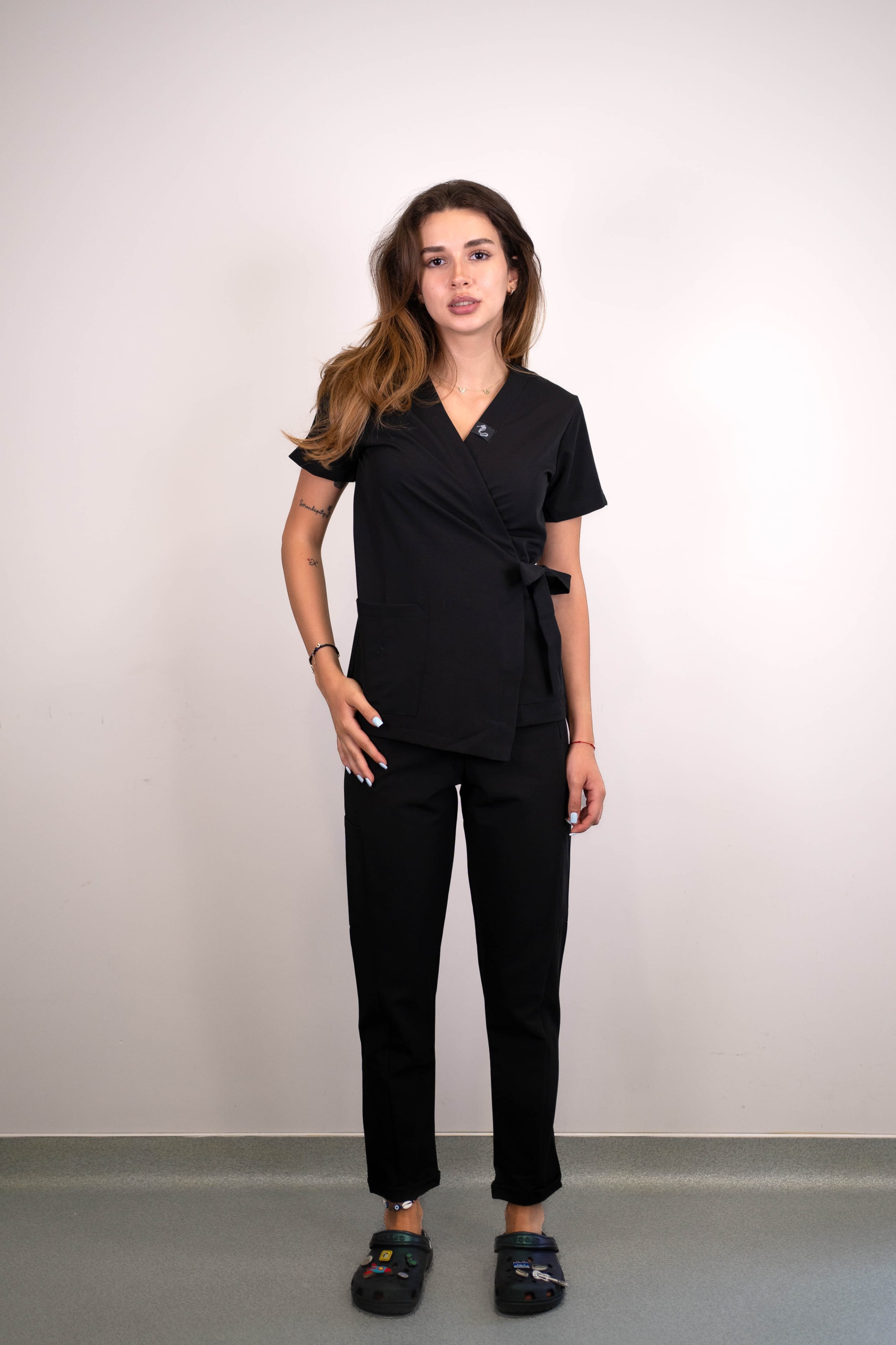 Set costum medical negru2 scaled