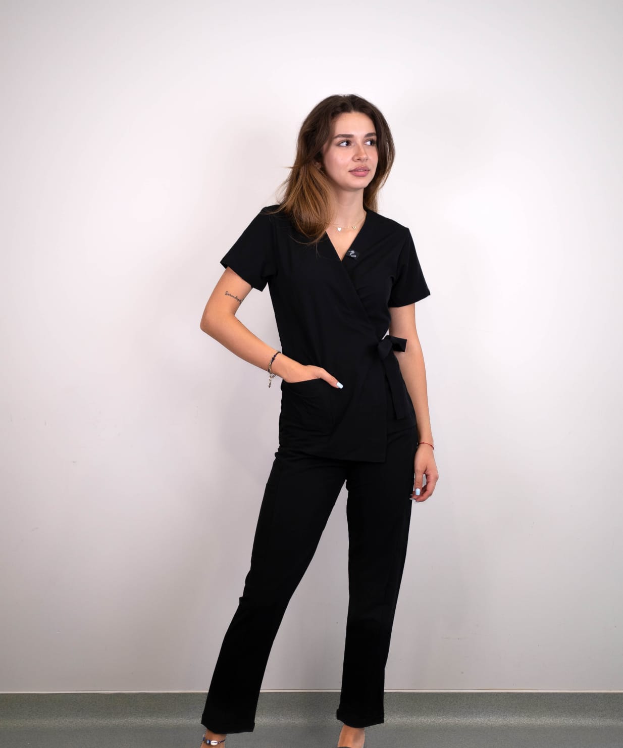 Set costum medical negru4 Set costum medical negru4