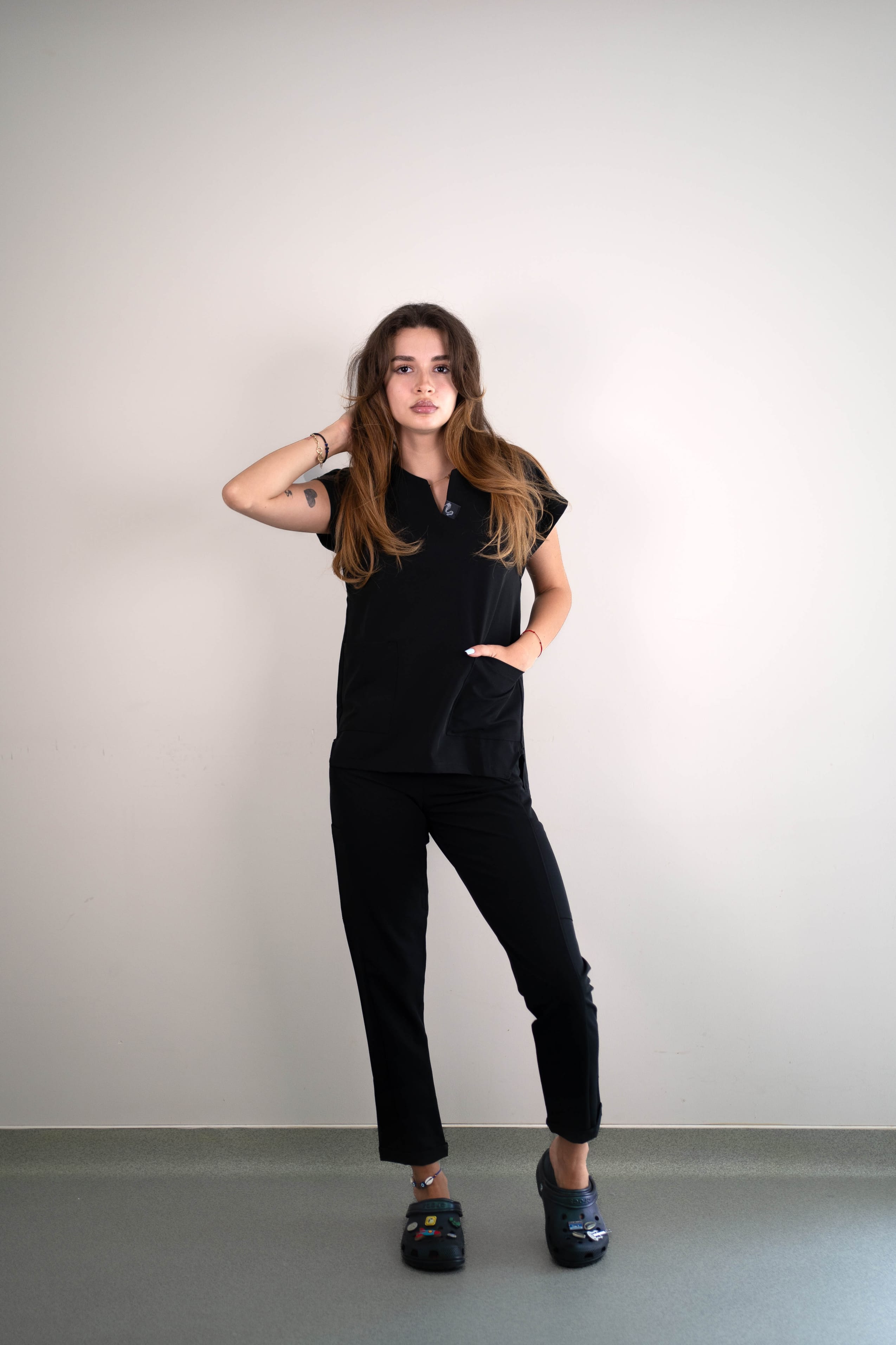 Set costum medical negru5 scaled